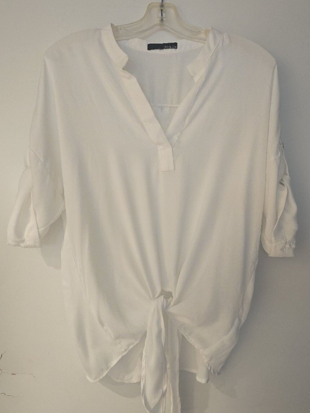 Ro & De White Tie Front Blouse Roll Tab Sleeve V-Neck Size XS